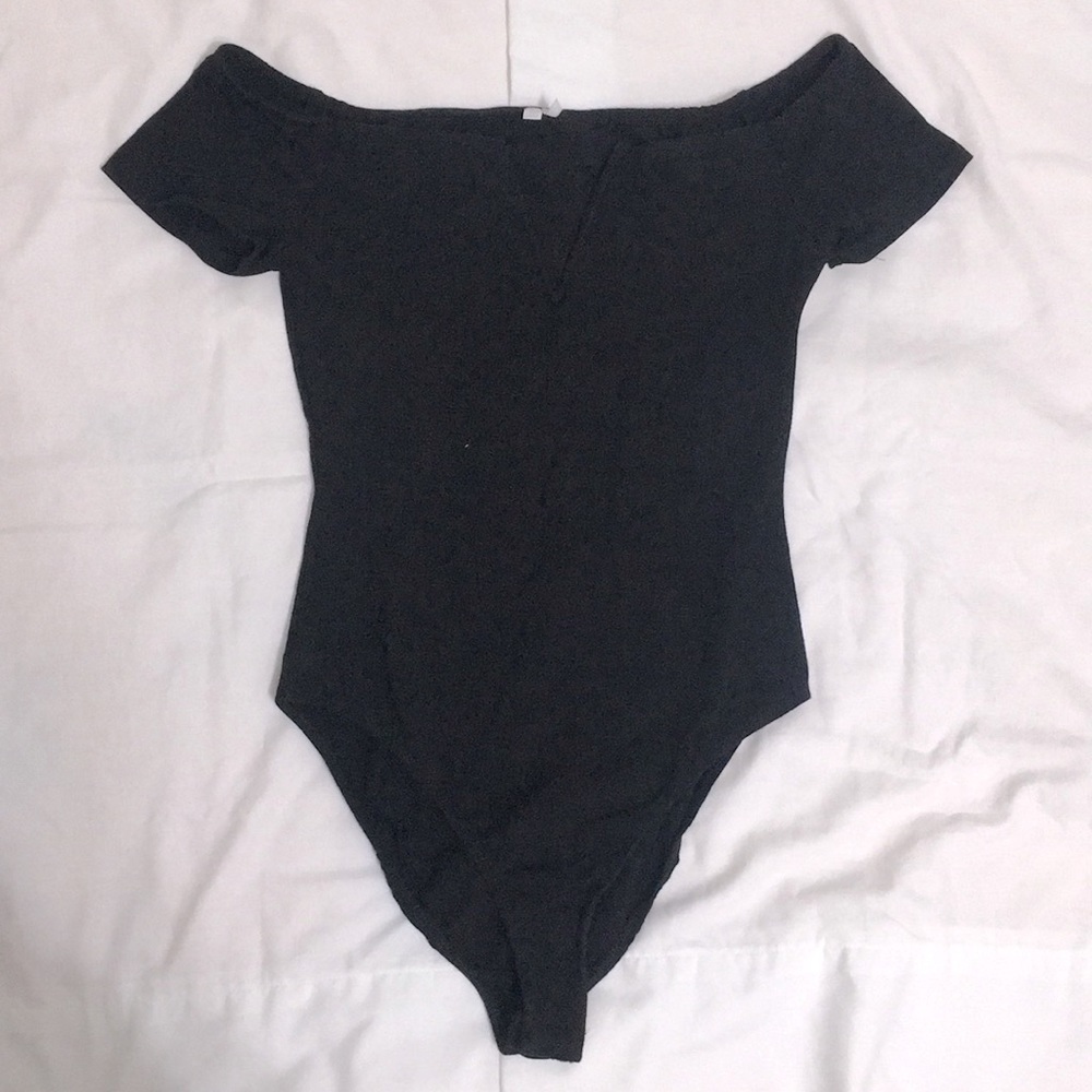 NWOT Straight V Neck Bodysuit